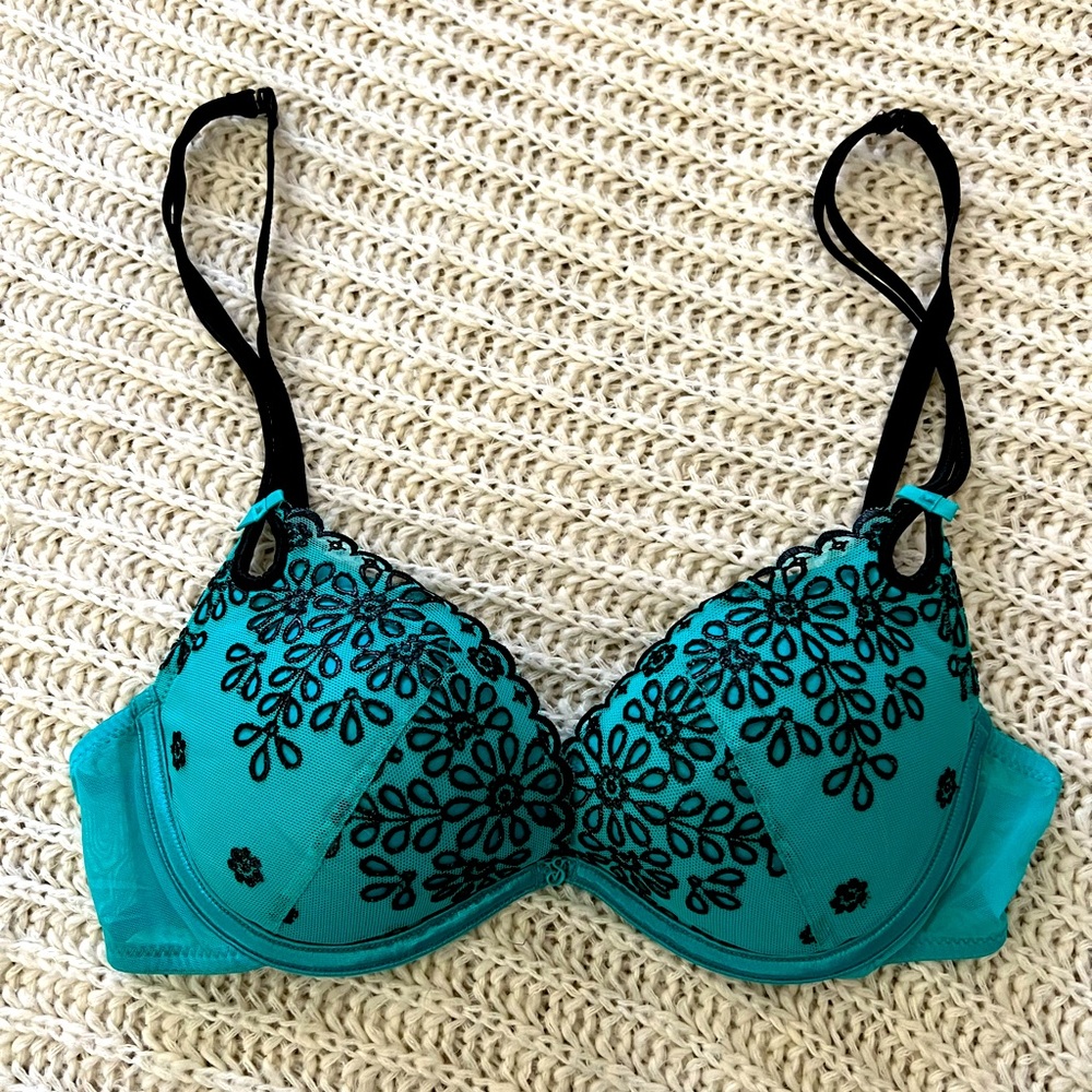 VS “Sexy Little Things” Push-Up Bra